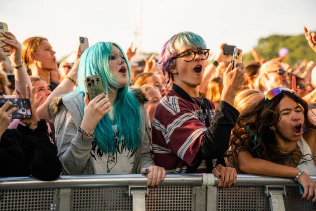 Sombr live at Syd For Solen 2026 Copenhagen, Denmark. 13th, August 2026. Festival goers seen at a live concert with the American singer and songwriter Sombr at the Danish music festival Syd For Solen 2026 in Copenhagen. Denmark, Copenhagen  Copyright: xGonzalesxPhoto RolfxMeldgaardx