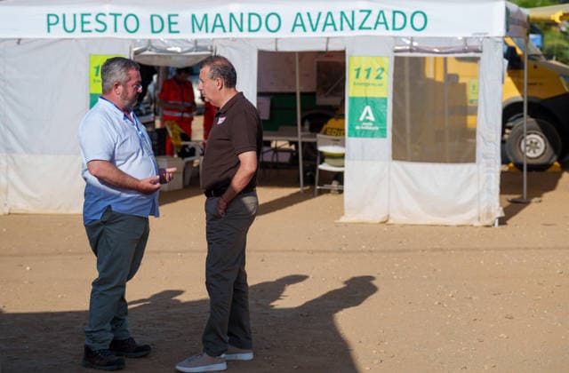 Antonio Sanz reports at the Niebla Fire Command Center on the progress of the fire. The president of the Seville Provincial Council, Javier Fernández, and the mayor of Aznalcóllar, Juan José Fernández Garrido, talk at the Niebla Fire Command Center. August 14, 2026, in Niebla, Huelva, Andalusia, Spain. The First Vice President and Regional Minister of the Presidency, Health, and Emergencies, Antonio Sanz, addresses the media at the Advanced Command Post for the fire in Niebla, Huelva. His appearance provides an update on the fire’s progress and the status of the emergency response deployed in the area. August 14, 2026. Francisco J. Niebla, Huelva, Andalusia; Niebla, Huelva, Andalusia, Spain  Copyright: xFranciscoxJ.xOlmox 7713938