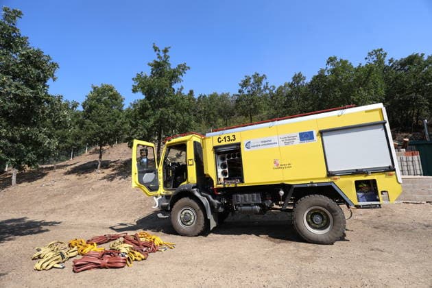 Fire in Caboalles de Abajo, León, Stabilized and Downgraded to Level Zero Fire truck during efforts to extinguish a wildfire, August 14, 2026, in Caboalles de Abajo, León, Castile and León, Spain. The fire in this town has been stabilized and downgraded to level zero after a night of intense work to combat the flames. Firefighting crews managed to contain the fire front and secure the perimeter, which now stands at 90%. AUGUST 14, 2026 FOREST FIRE Caboalles de Abajo, León, Castile Caboalles de Abajo, León, Castile, Spain  Copyright: xFernandoxOterox 7713991