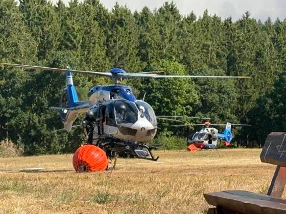 Waldbrand im Hürtgenwald ** NUR FÜR REDAKTIONELLE ZWECKE ** EDITORIAL USE ONLY **<p>Waldbrand im Hürtgenwald Der Waldbrand im Hürtgenwald hat sich am Freitag den 14.August.2026 auf mehrere Hundert Hektar Waldfläche ausgebreitet. Deutschland NRW Hütgenwald *** Forest Fire in the Hürtgenwald ** FOR EDITORIAL USE ONLY ** EDITORIAL USE ONLY ** p Forest fire in the Hürtgenwald The forest fire in the Hürtgenwald spread to several hundred hectares of forest on Friday, August 14, 2026. Germany, North Rhine-Westphalia, Hürtgenwald Copyright: doc875lfh9jsbd175pvvju8 ,EDITORIAL USE ONLY