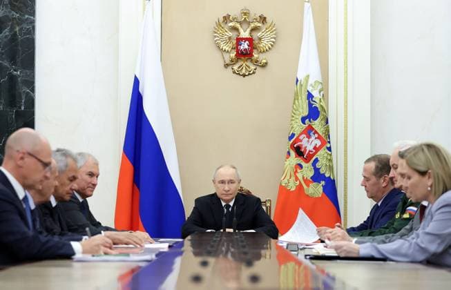 Russia Putin Security Council 9221894 14.08.2026 Russian President Vladimir Putin holds a meeting with members of the Security Council at the Kremlin in Moscow, Russia. Alexander Kazakov Sputnik Moscow Russia  Copyright: xAlexanderxKazakovx