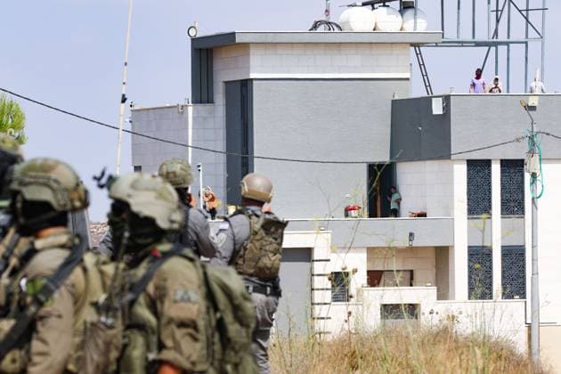August 14, 2026, Nablus, Palestine, State of: QUSRA, PALESTINE, Aug 14, 2026: For the sixth consecutive day, Israeli settlers have continued to besiege a Palestinian home in Qusra, a village in the occupied West Bank, restricting access to the property and leaving its occupants dependent on outside assistance for basic necessities. Israeli forces and Border Police have prevented Israeli and foreign peace activists from reaching the house, according to the photographerÃ¢â‚¬â ¢s account. The activists have sought to break the siege and deliver water, food and medicine to the residents. The standoff in Qusra is part of a wider escalation of settler-related tensions and violence in the occupied West Bank. International media reported that sever - ZUMAq101 20260814_zna_q101_097 Copyright: xSalmanxMohsenxAlkhatibx