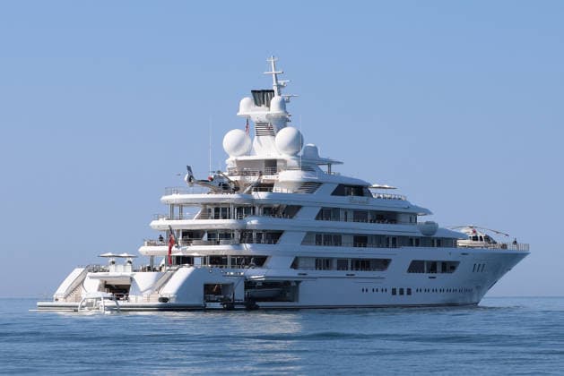 Jeff Bezos Yacht Anchored Off Forte dei Marmi Coast Jeff Bezos s yacht is anchored off the coast of the seaside resort of Forte dei Marmi, Italy on April 14, 2026. Photo by Iacopo Giannini IPA ABACAPRESS.COM Forte dei Marmi: Italy  Copyright: xIPA ABACAx