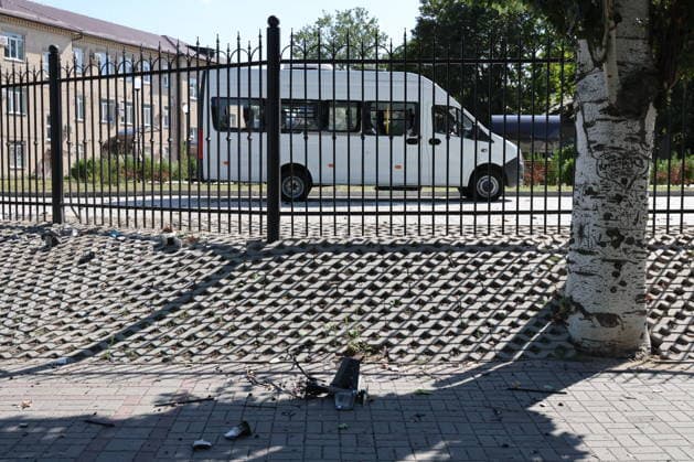 RUSSIA, ZAPOROZHYE REGION - AUGUST 14, 2026: A damaged vehicle at the scene of a Ukrainian attack involving Hornet drones in Melitopol Russia  - ZUMAt113 20260814_zaa_t113_143 Copyright: xAlexanderxPolegenkox