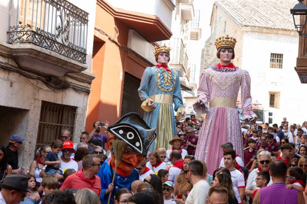 August 14, 2026, PeoÂ±Afiel, Valladolid, USA: A procession Ã¢â‚¬oeDesfile de Gigantes y CabezudosÃ¢â‚¬Â marks the official opening of the Fiestas de Nuestra SeoÂ±ora y San Roque in PeoÂ±afiel, Spain on Friday, August 14, 2026. The Ã¢â‚¬oeGiganteÃ¢â‚¬Â figures represent archetypal kings and queens of Castile. The annual festival, taking place this year on August 14-18, includes traditional processions, bullfighting and and musical events. PeoÂ±Afiel USA - ZUMAg235 20260814_zap_g235_011 Copyright: xPaulxChristianxGordonx