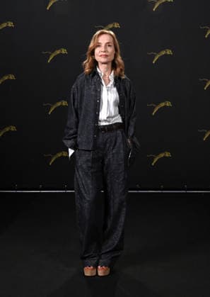 Isabelle Huppert At Ni vue ni connue Photocall - Locarno Actress Isabelle Huppert poses wearing a dress by Brunello Cucinelli during the Ni vue ni connue film photocall at the 2026 Locarno Film Festival in Locarno, Switzerland on August 14, 2026. Photo by Nick Zonna IPA ABACAPRESS.COM Locarno Switzerland  Copyright: xZonnaxNick IPA ABACAx
