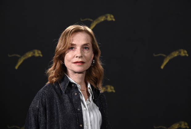 Isabelle Huppert At Ni vue ni connue Photocall - Locarno French actress Isabelle Huppert attends the photocall for the film Ni vue ni connue during the 2026 Locarno Film Festival in Locarno, Switzerland on August 14, 2026, wearing a dress by Brunello Cucinelli. Photo by Nick Zonna IPA ABACAPRESS.COM Locarno Switzerland  Copyright: xZonnaxNick IPA ABACAx