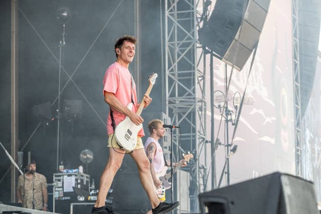 Erster Tag beim Highfield 2026, die Band Itchy eröffnet das Festival am Störmthaler See bei Leipzig. Gesang, Gitarre, E-Bass Sibbi (Sebastian Hafner) Gesang, E-Bass, Gitarre Panzer (Daniel Friedl) Schlagzeug, Gesang Max (Max Zimmer) (seit 2011) Highfield 2026 - Itchy *** Day One at Highfield 2026, the band Itchy kicks off the festival at Störmthaler See near Leipzig Vocals, guitar, electric bass: Sibbi Sebastian Hafner Vocals, electric bass, guitar: Panzer Daniel Friedl Drums, vocals: Max Max Zimmer Since 2011: Highfield 2026 Itchy