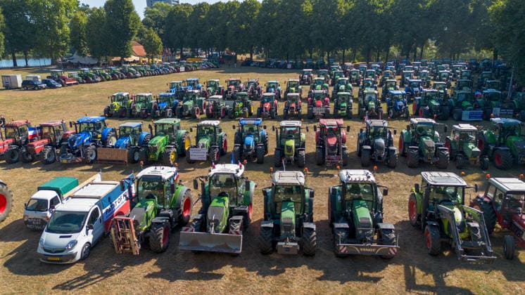 Dutch farmers gather in Den Bosch to demonstrate against agricultural policies DEN BOSCH, NETHERLANDS - AUGUST 14: An aerial view of tractors as farmers gather in Den Bosch ( s-Hertogenbosch) to take part in a demonstration over agricultural policies and regulations affecting the farming sector in Netherlands, on August 14, 2026. Hundreds of agricultural workers assembled with tractors, banners, and flags to protest provincial plans to revoke nature and nitrogen permits for local poultry farmers, raising broader concerns over legal certainty and regulations affecting the agricultural sector. Mouneb Taim Anadolu Den Bosch Netherlands. Editorial use only. Please get in touch for any other usage.  Copyright: x2026xAnadoluxMounebxTaimx