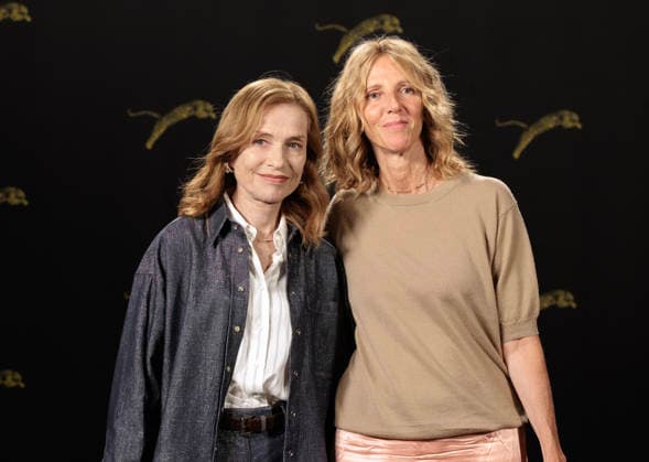 LFF 2026 - Ni Vue Ni Connue Film Photocall Isabelle Huppert and Sandrine Kiberlain attend the photocall during the 79th Locarno Film Festival to present the world premiere of Marc Fitoussi s film Ni vue, ni connue on the Piazza Grande in Locarno, Switzerland on August 14, 2026. Photo by Stefan Kraus ABACAPRESS.COM Locarno Switzerland  Copyright: xKrausxStefan ABACAx