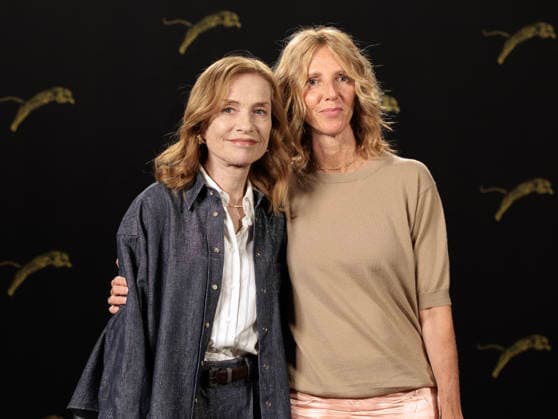 LFF 2026 - Ni Vue Ni Connue Film Photocall Isabelle Huppert and Sandrine Kiberlain attend the photocall during the 79th Locarno Film Festival to present the world premiere of Marc Fitoussi s film Ni vue, ni connue on the Piazza Grande in Locarno, Switzerland on August 14, 2026. Photo by Stefan Kraus ABACAPRESS.COM Locarno Switzerland  Copyright: xKrausxStefan ABACAx