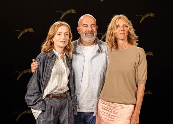 LFF 2026 - Ni Vue Ni Connue Film Photocall Isabelle Huppert, Sandrine Kiberlain and Marc Fitoussi (Director) attend the photocall during the 79th Locarno Film Festival to present the world premiere of Marc Fitoussi s film Ni vue, ni connue on the Piazza Grande in Locarno, Switzerland on August 14, 2026. Photo by Stefan Kraus ABACAPRESS.COM Locarno Switzerland  Copyright: xKrausxStefan ABACAx