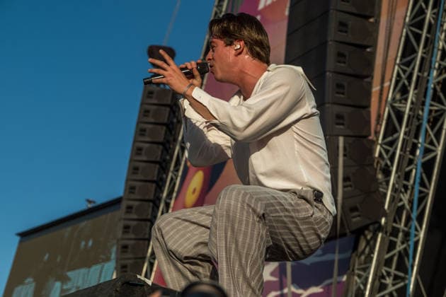 Die Indie Pop Band giant rooks (Gesang, Gitarre, Percussion Frederik Rabe Gitarre Finn Schwieters Schlagzeug Finn Thomas Synthesizer, Piano Jonathan Wischniowski E-Bass Luca Göttner) auf dem Highfield 2026. Highfield 2026 tag 1 - Giant Rooks *** The indie pop band Giant Rooks: Vocals, guitar, percussion: Frederik Rabe; guitar: Finn Schwieters; drums: Finn Thomas; synthesizer, piano: Jonathan Wischniowski; electric bass: Luca Göttner at Highfield 2026. Highfield 2026, Day 1: Giant Rooks