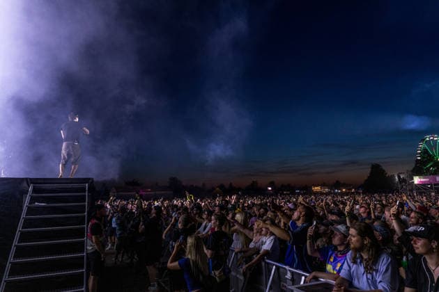 Die Berliner Rap, Hip-Hop, Trap Band BHZ auf dem Highfield Festival 2026 am Störmthaler See bei Großpösna. Die aktuelle BHZ-Besetzung 2026 besteht aus: * Longus Mongus Rap * Ion Miles Rap * Monk Rap * Big Pat Rap * MotB Produzent * Sami Produzent * Themba Produzent Highfield 2026 Tag 1 - BHZ *** The Berlin-based rap, hip-hop, and trap band BHZ at the Highfield Festival 2026 on Lake Störmthal near Großpösna. The current BHZ lineup for 2026 consists of * Longus Mongus (rapper) * Ion Miles (rapper) * Monk (rapper) * Big Pat (rapper) * MotB (producer) * Sami (producer) * Themba (producer) Highfield 2026 Day 1 BHZ