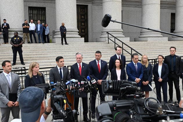 August 14, 2026, New York, New York, USA: August 14, 2026 - New York, NY, USA - NYPD Commissioner Jessica Tisch and FBI team of the Southern District of New York seen after Luigi Mangione enters an open guilty plea in federal court, admitting to all charges without any accommodations. He faces a maximum penalty of life in prison for the assassination of United Healthcare CEO, Brian Thompson on a Manhattan street. (Andrea RENAULT Zuma Press) New York USA  - ZUMAg115 20260814_faf_g115_007 Copyright: xAndreaxRenaultx