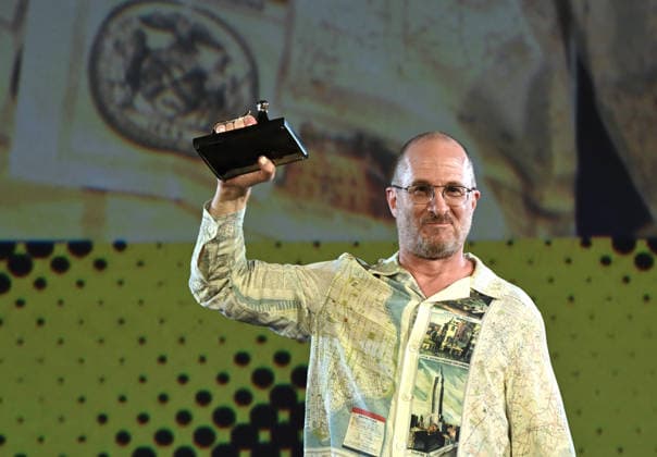 IPA87482503 - Locarno, Switzerland Locarno Film Festival 2026 Darren Aronofsky, Pardo d onore recipient, in Piazza Grande In the photo: Darren Aronofsky, Pardo d onore recipient  Copyright: xNickxZonnaxxcopyrightx x xNickxZonnax 87482503