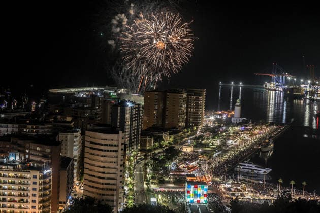 August 15, 2026: August 15, 2026 (Malaga) The fireworks and drones show at the MoÂ¡laga 2026 Fair, with 5,600 pyrotechnic effects and music, marked the beginning of nine days of festivities in the port of Malaga that joins the cityÃ¢â‚¬â ¢s pier. 500 kilos of powder mark the start of a week of celebration between the Center and the real Cortijo de Torres - ZUMAc161 20260815_zap_c161_038 Copyright: xLorenzoxCarnerox