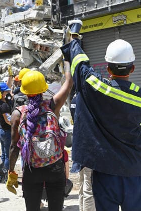 Search and rescue operations continue in quake-hit Pereira PEREIRA, COLOMBIA - AUGUST 14: Search and rescue operations continue at various locations across Pereira, in Colombia, on August 14, 2026. The death toll has reached 94, and 41,600 families have been affected, according to a report by Colombian President Abelardo de la Espriella, who visited Pereira and pledged to support the city and its reconstruction. Alexis Munera Anadolu Pereira Colombia. Editorial use only. Please get in touch for any other usage.  Copyright: x2026xAnadoluxAlexisxMunerax