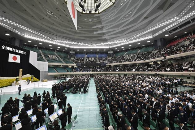 Japan commemorates war dead on 81st anniversary of end of World War II TOKYO, JAPAN - AUGUST 15 : Emperor Naruhito, Empress Masako and attendees bow their heads during a moment of silence at the National Memorial Service for the War Dead at the Nippon Budokan in Tokyo, Japan, August 15, 2026. David Mareuil Anadolu Tokyo Japan. Editorial use only. Please get in touch for any other usage.  Copyright: x2026xAnadoluxDavidxMareuilx