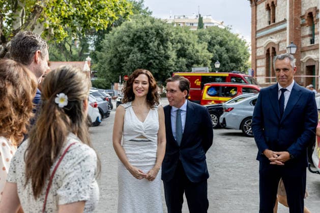 2026 Madrid Firefighters’ Bronze Doves Award Ceremony Isabel Díaz Ayuso, President of the Community of Madrid, and José Luis Martínez Almeida, Mayor of Madrid, upon their arrival at the 2026 Madrid Firefighters’ Bronze Doves award ceremony, at the Casa del Reloj Cultural Center on August 15, 2026, in Madrid, Spain. Coinciding with the feast day of the Virgin of La Paloma—patron saint of firefighters— the Brotherhood of the Virgin of La Paloma and the Fire Department recognize, through these awards, the work of individuals and institutions with an exceptional commitment to the city and emergency services. AUGUST 15, 2026 PALOMAS AWARDS FIREFIGHTERS VIRGIN OF LA PALOMA Madrid Madrid Espana  Copyright: xRicardoxRubiox 7714984