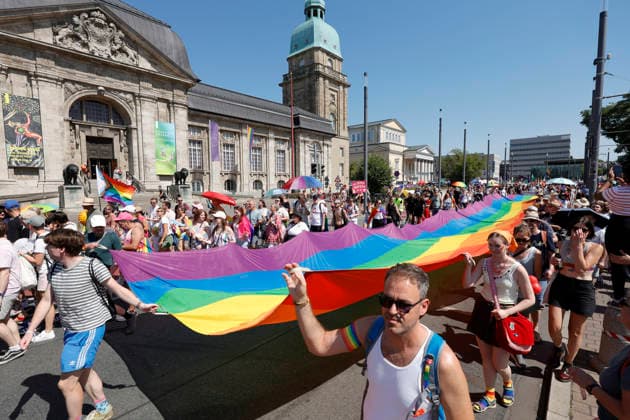 CSD Darmstadt 2026 15.08.2026 Herzstück zum Christopher Street Day 2026 in Darmstadt ist die Demonstration veranstaltet von Vielbunt e. V. unter dem Motto ZEIG DICH FÜR UNS ALLE durch die Innenstadt für die Vielfalt von sexueller und geschlechtlicher Identität Darmstadt Hessen Deutschland *** CSD Darmstadt 2026 August 15, 2026 The centerpiece of Christopher Street Day 2026 in Darmstadt is the march organized by Vielbunt e.V. under the slogan SHOW YOURSELF FOR ALL OF US, which will wind through the city center in support of sexual and gender diversityDarmstadt, Hesse, Germany