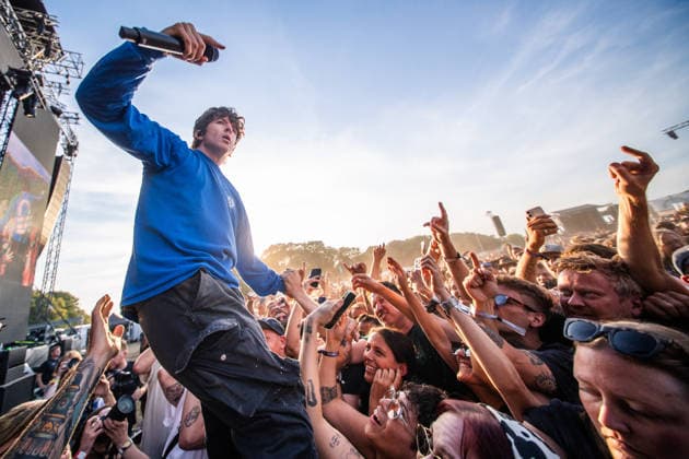 Turnstile live at Syd For Solen 2026 Copenhagen, Denmark. 14th, August 2026. The American hardcore punk band Turnstile performs a live concert during the Danish music festival Syd For Solen 2026 in Copenhagen. Here vocalist Brendan Yates is seen among the fans at front row. Denmark, Copenhagen  Copyright: xGonzalesxPhoto RolfxMeldgaardx