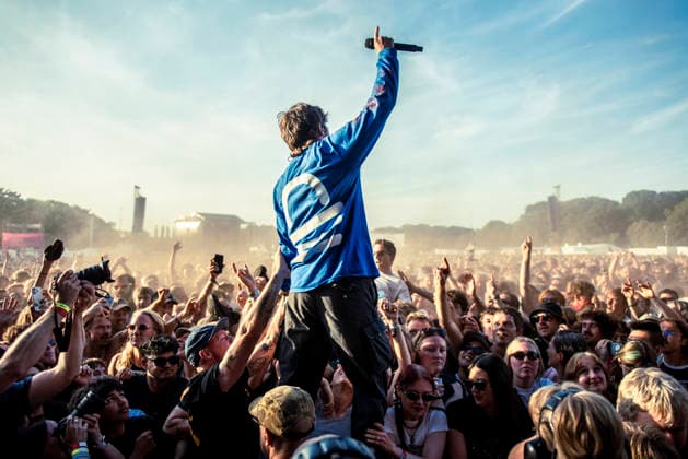 Turnstile live at Syd For Solen 2026 Copenhagen, Denmark. 14th, August 2026. The American hardcore punk band Turnstile performs a live concert during the Danish music festival Syd For Solen 2026 in Copenhagen. Here vocalist Brendan Yates is seen among the festival goers. Denmark, Copenhagen  Copyright: xGonzalesxPhoto MathiasxBakxLarsenx