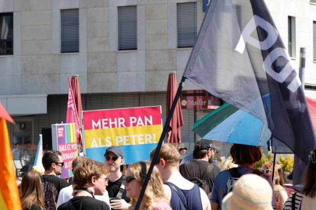 CSD Darmstadt 2026 15.08.2026 Herzstück zum Christopher Street Day 2026 in Darmstadt ist die Demonstration veranstaltet von Vielbunt e. V. unter dem Motto ZEIG DICH FÜR UNS ALLE durch die Innenstadt für die Vielfalt von sexueller und geschlechtlicher Identität Darmstadt Hessen Deutschland *** CSD Darmstadt 2026 August 15, 2026 The centerpiece of Christopher Street Day 2026 in Darmstadt is the march organized by Vielbunt e.V. under the slogan SHOW YOURSELF FOR ALL OF US, which will wind through the city center in support of sexual and gender identity diversityDarmstadt, Hesse, Germany