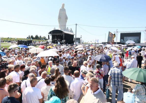 Highest Virgin Mary statue in Europe unveiled Photo: Adam Burakowski East News Ceremony of the unveiling and consecration of the Monument to Our Lady of Mercy on August 15, 2026 in the village of Konotopie near Torun in north-central Poland. The monument, whose height reaches 55,6 metres, was privately financed by the Polish entrepreneur and stock market investor Roman Karkosik. This is the highest Virgin Mary statue in Europe and second highest in the world. EN_01682639_0047 