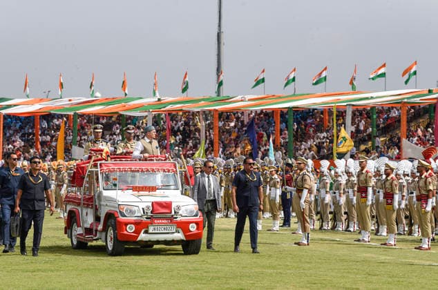 80th Independence Day Celebrations in Jammu and Kashmir s Srinagar Srinagar, Aug 15 (ANI): Jammu and Kashmir Chief Minister Omar Abdullah inspects a parade during the 80th Independence Day celebrations at Bakshi Stadium, in Srinagar on Saturday. Srinagar Jammu and Kashmir India Copyright: xANIx ANI_20260815328