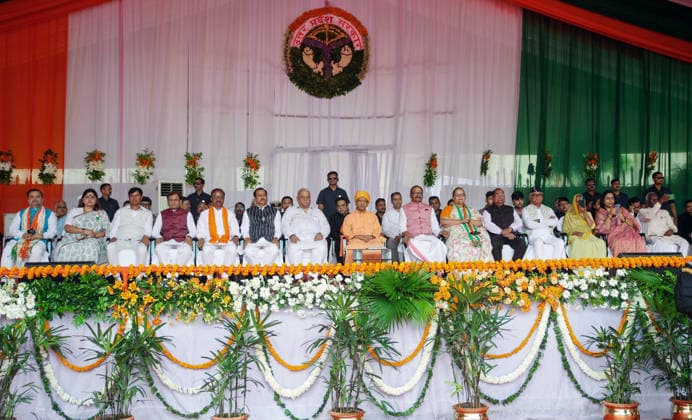 Uttar Pradesh CM Yogi Adityanath during Independence Day celebrations Lucknow, Aug 15 (ANI): Uttar Pradesh Chief Minister Yogi Adityanath and other dignitaries during Independence Day celebrations at Vidhan Sabha, in Lucknow on Saturday. Lucknow Uttar Pradesh India Copyright: xANIx ANI_20260815386