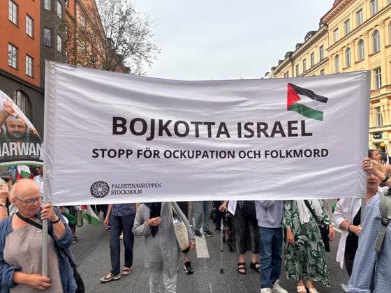 News Bilder des Tages Protesters gather in Stockholm to condemn Israeli military strikes in Gaza and Lebanon STOCKHOLM, SWEDEN - AUGUST 15: Demonstrators wave Palestinian flags and display banners in central Stockholm, Sweden, on August 15, 2026, during a rally to protest ongoing Israeli military attacks in Gaza and southern Lebanon. Atila Altuntas Anadolu Stockholm Sweden. Editorial use only. Please get in touch for any other usage.  Copyright: x2026xAnadoluxAtilaxAltuntasx