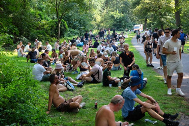 Berlin,15.08.2026,am heutigen Tag rollt die Rave the Planet Parade zum 5.Mal durch die Hauptstadt.Von 13.50 bis 22.00 Uhr verwandelt sich die Straße des 17.Juni zwischen Brandenburger Tor und Siegessäule in den größten Open-Air-Dancefloor der Stadt. *** Berlin, August 15, 2026—Today, the Rave the Planet Parade is rolling through the capital for the fifth time. From 1:50 p.m. to 10:00 p.m., Straße des 17. Juni between the Brandenburg Gate and the Victory Column will be transformed into the city’s largest open-air dance floor.