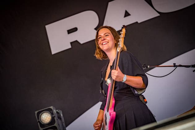 Die Bremer Pop Band Raum 27 am zweiten Tag des highfield 2026 südlich von Leipzig. RAUM27 ist im Kern ein Duo: Tristan Stadtler Gesang Mathis Schröder Gitarre, Klavier bzw. Multi-Instrumentalist Highfield 2026 - Tag 2 Raum27 *** The Bremen-based pop band Raum 27 on the second day of Highfield 2026, south of Leipzig. RAUM27 is essentially a duo: Tristan Stadtler on vocals and Mathis Schröder on guitar, piano, and various other instruments. Highfield 2026, Day 2: Raum27