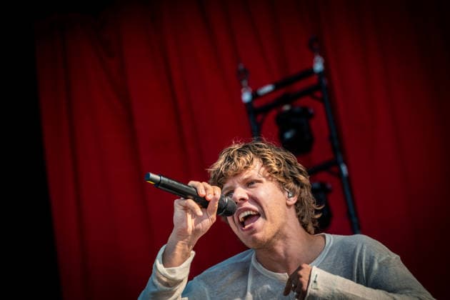 Entertainment Bilder des Tages Der Berliner Rapper Zartmann mit Band am zweiten Tag des Highfield 2026 Highfield 2026 - Tag 2 Zartmann *** Berlin rapper Zartmann performs with his band on the second day of Highfield 2026 Highfield 2026 Day 2 Zartmann