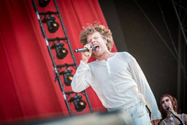 Der Berliner Rapper Zartmann mit Band am zweiten Tag des Highfield 2026 Highfield 2026 - Tag 2 Zartmann *** Berlin rapper Zartmann performs with his band on the second day of Highfield 2026 Highfield 2026 Day 2 Zartmann