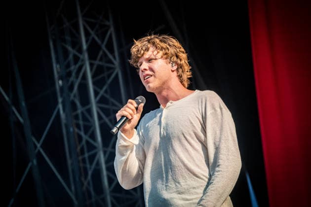 Der Berliner Rapper Zartmann mit Band am zweiten Tag des Highfield 2026 Highfield 2026 - Tag 2 Zartmann *** Berlin rapper Zartmann performs with his band on the second day of Highfield 2026 Highfield 2026 Day 2 Zartmann