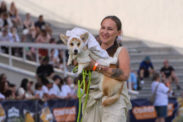 Corgi Race in Vilnius VILNIUS, LITHUANIA - AUGUST 15: Corgis and their owners gather at Vingis Park in Vilnius, Lithuania, on August 15, 2026, during the fifth annual Corgi Race Vilnius. Around 130 corgis from eight countries across Europe and the United States took part in the fifth annual Corgi Race Vilnius on Saturday, drawing thousands of spectators to Vingis Park as the Lithuanian capital again billed itself the European Corgi Capital . The event, which began during the pandemic as a friendly bet between two owners, now features sprint heats, a costume parade, a loudest-bark contest and new agility and run-return races. U.S. owners took first and second place in the main race, highlighting the growing international appeal of the fes  Copyright: x2026xAnadoluxYauhenxYerchakx