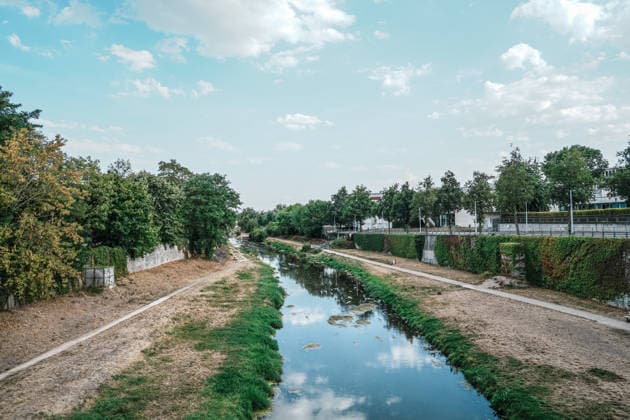Heatwave in France s Nancy NANCY, FRANCE - AUGUST 15: A view of recession of the river s water level during heatwave in Nancy, France on August 15, 2026. Muhammed Said Tako Anadolu Nancy France. Editorial use only. Please get in touch for any other usage.  Copyright: x2026xAnadoluxMuhammedxSaidxTakox