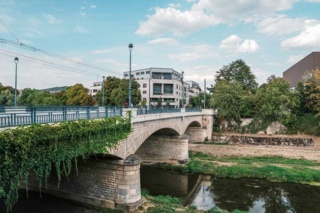 Heatwave in France s Nancy NANCY, FRANCE - AUGUST 15: A view of recession of the river s water level during heatwave in Nancy, France on August 15, 2026. Muhammed Said Tako Anadolu Nancy France. Editorial use only. Please get in touch for any other usage.  Copyright: x2026xAnadoluxMuhammedxSaidxTakox
