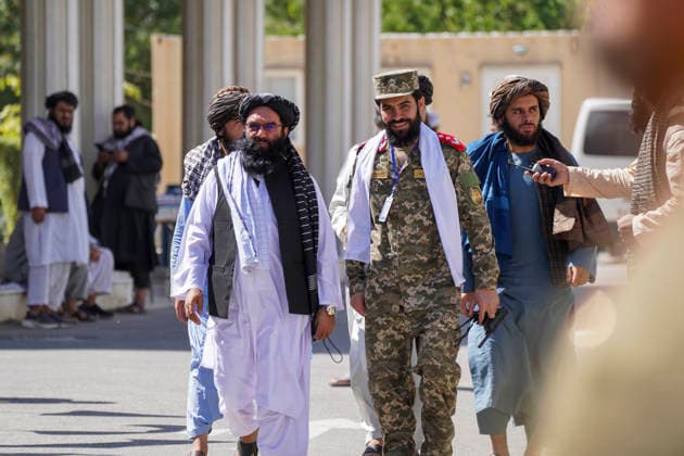 Taliban Fifth Anniversary Official Ceremony Kabul Afghanistan A Taliban official and Khalid Zadran arrive for a ceremony at the Loya Jirga Tent marking the fifth anniversary of the Taliban™s return to power in Kabul, Afghanistan, on August 15, 2026. The event commemorates the government s takeover following the withdrawal of United States forces. Kabul Kabul Afghanistan Copyright: xJavidxAshnax
