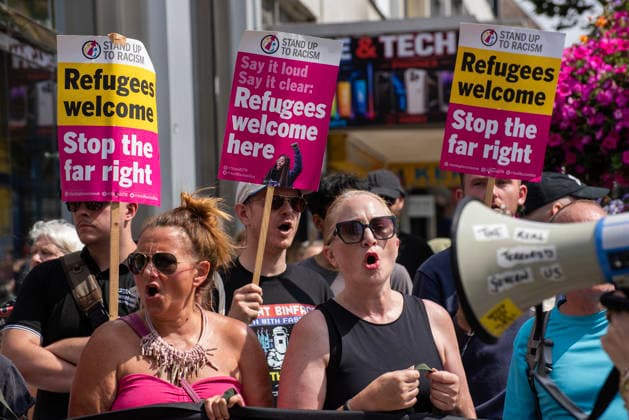 Britain First demo in Maidstone, UK - 15 Aug 2026 Anti-fascist counter-protesters hold placards and chant slogans during a demonstration. Around 150 supporters of the Britain First far-right party gathered in Maidstone, UK. The protesters marched through at the town centre led by Paul Golding the current leader of the party. Far-right campaigners were confronted by a group of anti-fascist counter-protesters on the way to the County Hall. Maidstone United Kingdom Copyright: xKrisztianxElekx xSOPAxImagesx SSS_20260815_COUNTER_PROTEST_0011005007