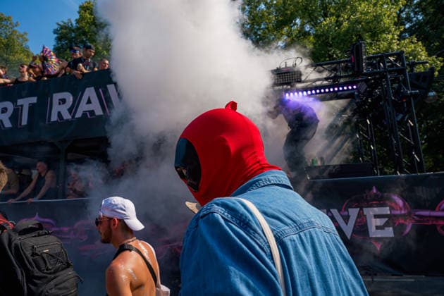 August 15, 2026, Berlin, Berlin, Germany: Thousands of people partied in between Bandenburg Gate and Victory Column for the annual Rave The Planet Parade, succesor of the historic Love Parade, in Berlin, Germany, on Aug. 15 2026 Berlin Germany - ZUMAk201 20260815_zip_k201_008 Copyright: xNikosxKanistrasx