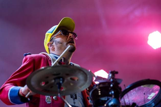 MEUTE performs at Vodafone Paredes de Coura 2026 in Portugal - 15 Aug Timon Fenner, snare drum player of MEUTE, performs on the main stage during the final day of Vodafone Paredes de Coura. Paredes de Coura Portugal Copyright: xDiogoxBaptistax xSOPAxImagesx DB_MEUTEMainStage20260815PDC_020