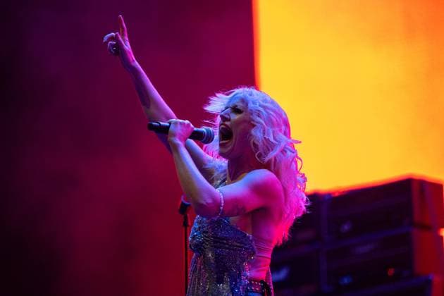 Amyl and The Sniffers at Vodafone Paredes de Coura 2026 in Portugal - 16 Aug Amy Taylor and the Australian punk rock band Amyl and The Sniffers perform on the main stage during the final day of Vodafone Paredes de Coura. Paredes de Coura Portugal Copyright: xDiogoxBaptistax xSOPAxImagesx R6M15493