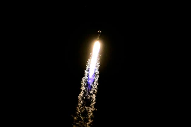 August 15, 2026, Cape Canaveral, Florida, USA: A SpaceX Falcon 9 rocket launches nine HIBLEO-4 satellites for Globalstar from Space (USSF) Launch Complex-40 at Cape Canaveral Space Force Station, Florida, on Aug. 15, 2026, at 9:12 p.m. EDT. Cape Canaveral USA - ZUMAb268 20260815_znp_b268_004 Copyright: xJenniferxBriggsx