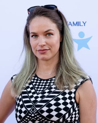 August 15, 2026, Studio City, California, USA: American actress, singer and model ALEXIS KNAPP, 37, attends 14th Annual Ed Asner & Friends Poker Tournament. Studio City USA  - ZUMAb173 20260815_aap_b173_003 Copyright: xBillyxBennightx