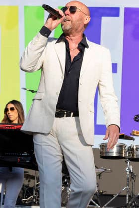 Heaven 17 perform at Halifax Piece Hall Glenn Gregory of English synth-pop band Heaven 17 performs at Piece Hall, Halifax, England, 15th August 2026, Credit:Mike Gray MIKE GRAY - B4227 Avalon  Copyright: xMikexGrayx xMIKExGRAYx-xB4227x xAvalonx 1123777092