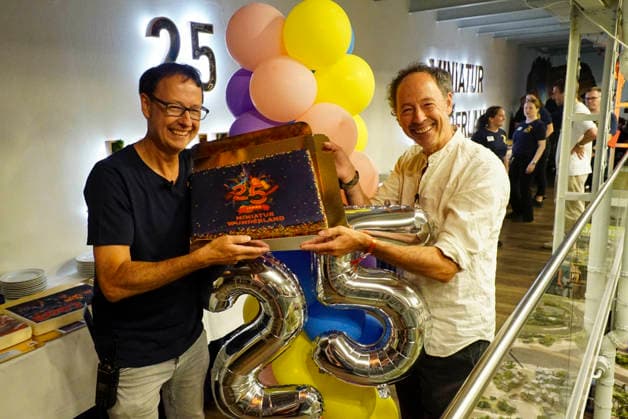 CNTV WUNDERLAND- Frederic und Gerrit Braun Braun und Stephan Hertz Geschaeftsfuehrer des Minuturwunderlandes 25 Jahre Miniatur Wunderland Die Besitzer schmeissen eine große Party 16.AUGUST 2026 Hamburg Hafencity Hamburg Deutschland *** CNTV WUNDERLAND Frederic and Gerrit Braun Braun and Stephan Hertz, Managing Directors of Miniatur Wunderland 25 Years of Miniatur Wunderland The owners are throwing a big party August 16, 2026 Hamburg, HafenCity, Hamburg, Germany