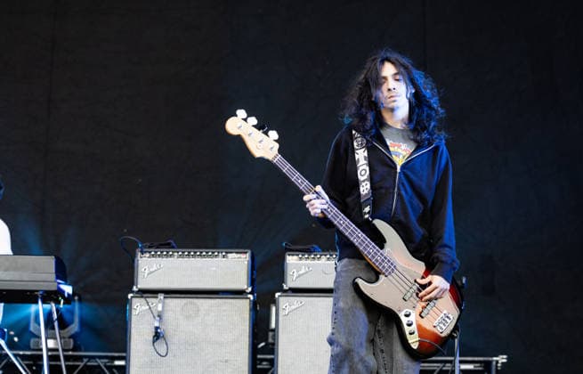 Geese live at Syd For Solen 2026 Copenhagen, Denmark. 15th, August 2026. The American rock band Geese performs a live concert during the Danish music festival Syd For Solen 2026 in Copenhagen. Here bass player Dominic DiGesu is seen live on stage. Denmark, Copenhagen  Copyright: xGonzalesxPhoto ErlingxBrodersenx